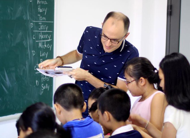 tuyển gi&aacute;o vi&ecirc;n nước ngo&agrave;i dạy tiếng anh